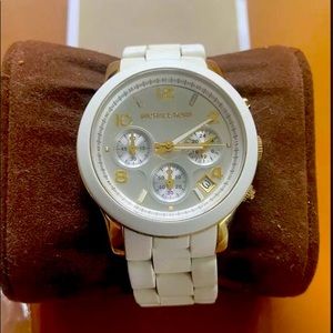 White Silicone Michael Kors Watch 💋❤️‍🔥